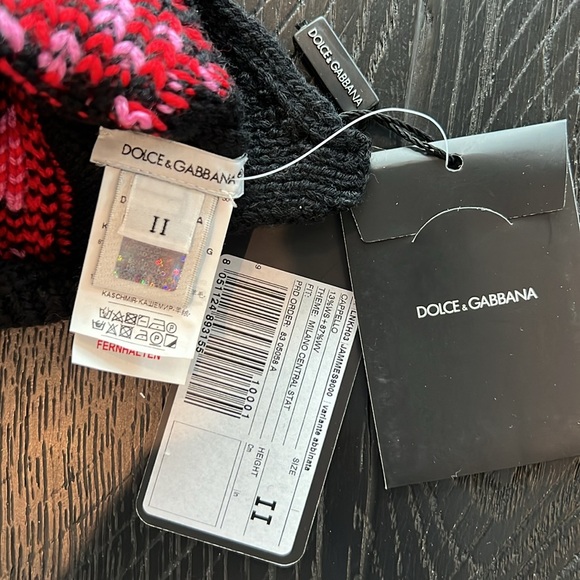 D&G Queen winter Pom Pom hat - Picture 3 of 3